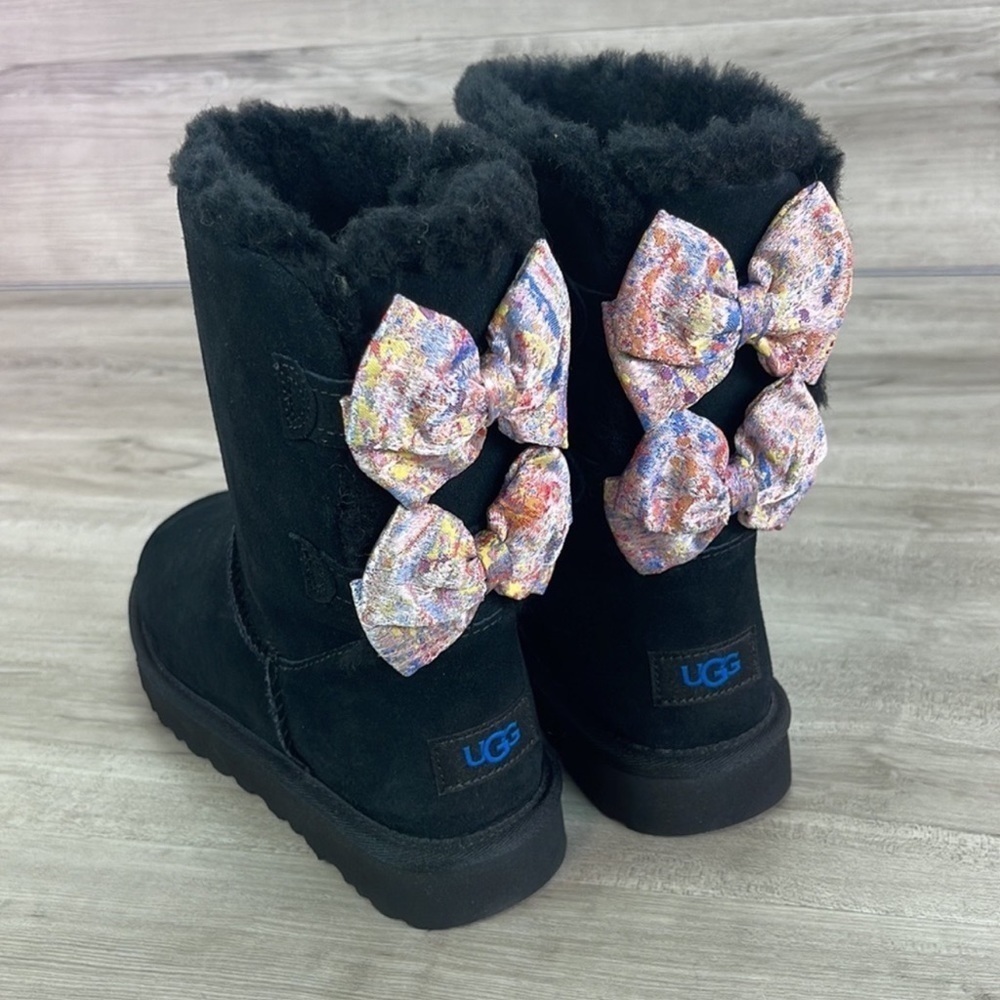 🍁UGG🍁 W BAILEY BOW ABSTRACT SPLATTER BOOTS